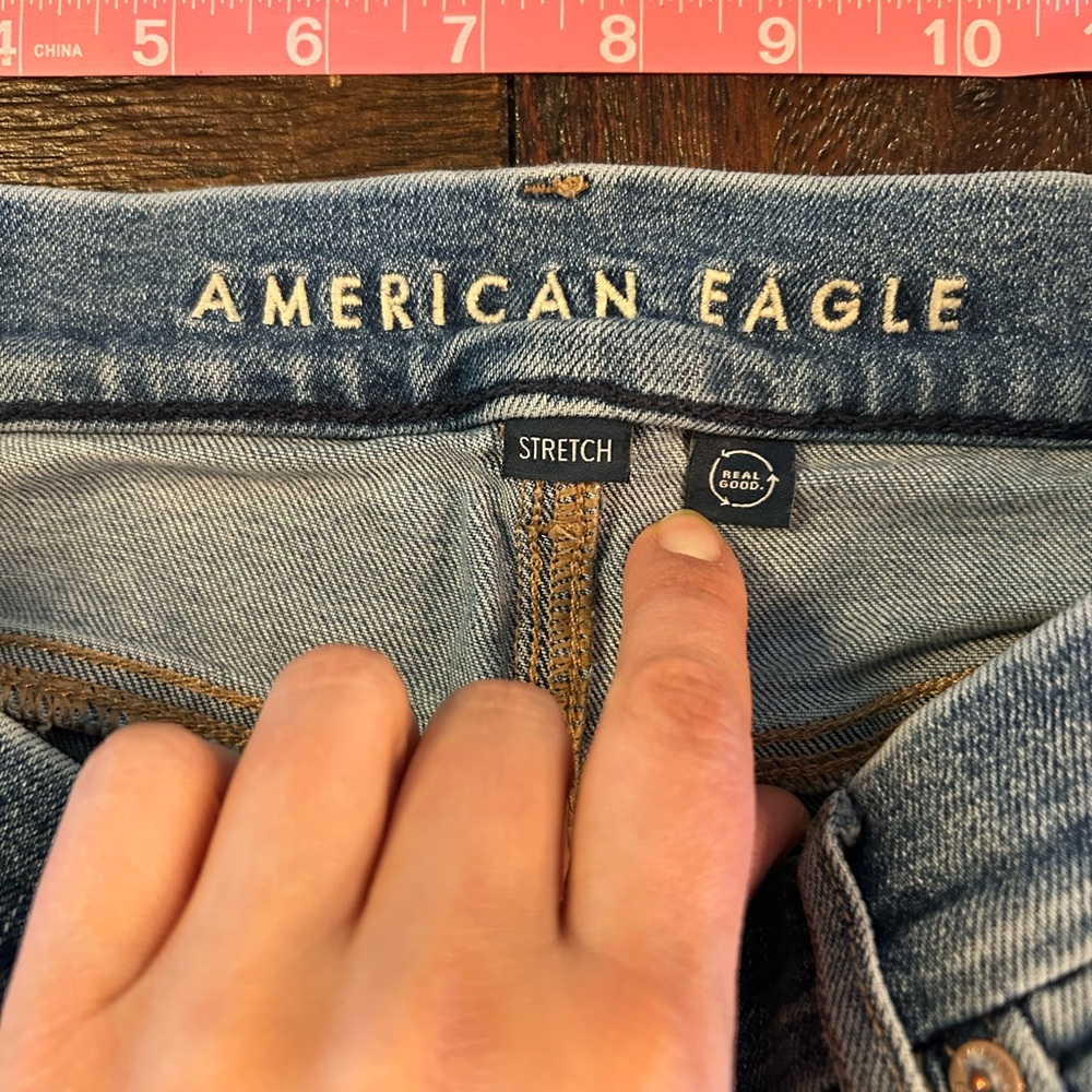 American Eagle Curvy Super High-Rise Baggy Straight Light Blue Denim Jeans - Picture 4 of 10